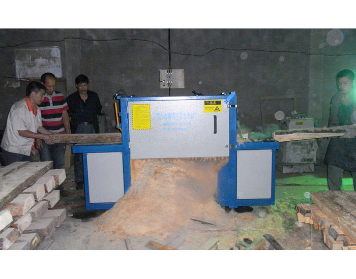 浙江省寧波市北侖區(qū)方木150高加工現(xiàn)場(chǎng)