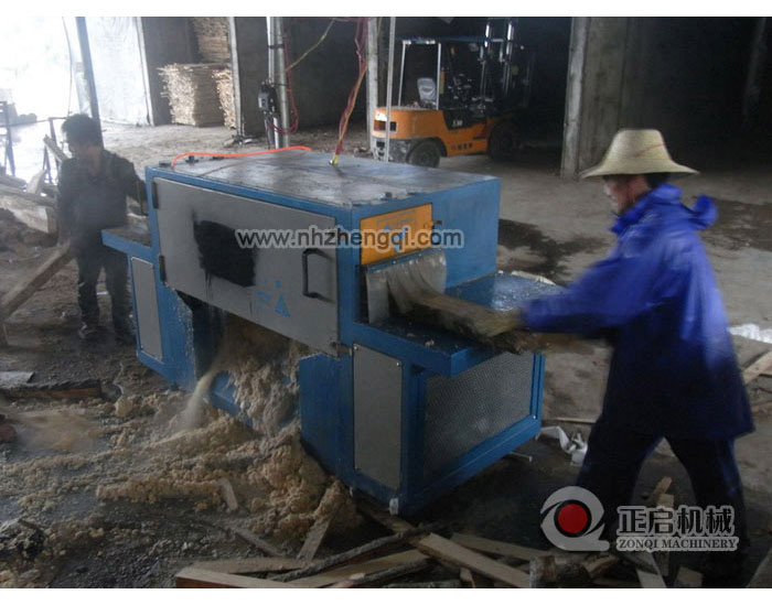 海南島鋸橡膠木-15高方木機(jī)加工現(xiàn)場(chǎng)